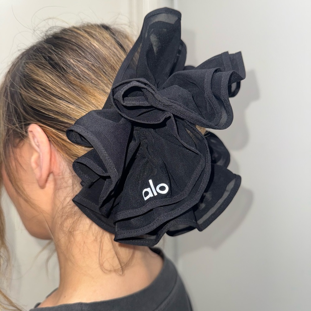 ALO Yoga Black Ruffled Fabric Scrunchie
